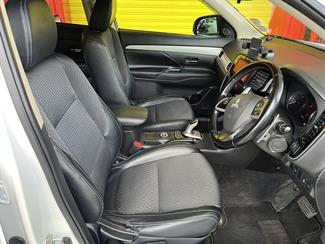 2014 Mitsubishi Outlander - Thumbnail