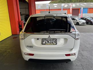 2014 Mitsubishi Outlander - Thumbnail