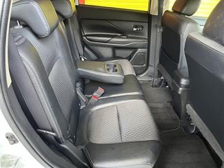 2014 Mitsubishi Outlander - Thumbnail
