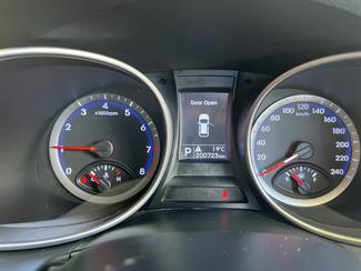 2012 Hyundai Santa Fe - Thumbnail