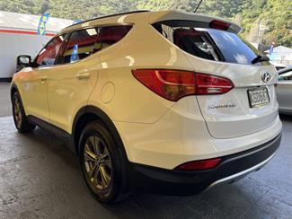 2012 Hyundai Santa Fe - Thumbnail