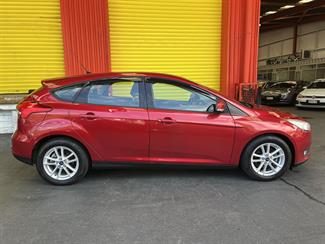 2017 Ford Focus - Thumbnail
