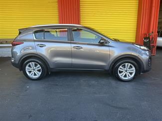 2017 Kia Sportage - Thumbnail