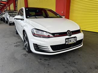 2015 Volkswagen Golf - Thumbnail