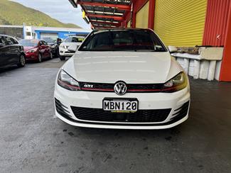 2015 Volkswagen Golf - Thumbnail