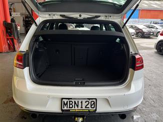 2015 Volkswagen Golf - Thumbnail