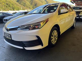 2018 Toyota Corolla - Thumbnail