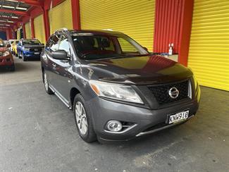 2015 Nissan pathfinder - Thumbnail