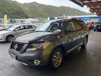 2015 Nissan pathfinder - Thumbnail