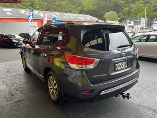 2015 Nissan pathfinder - Thumbnail