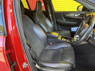2019 Volvo Xc40 - Thumbnail