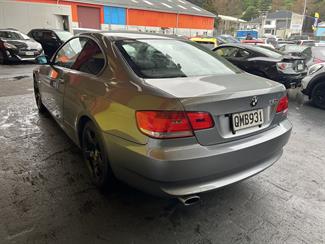 2008 BMW 320i - Thumbnail