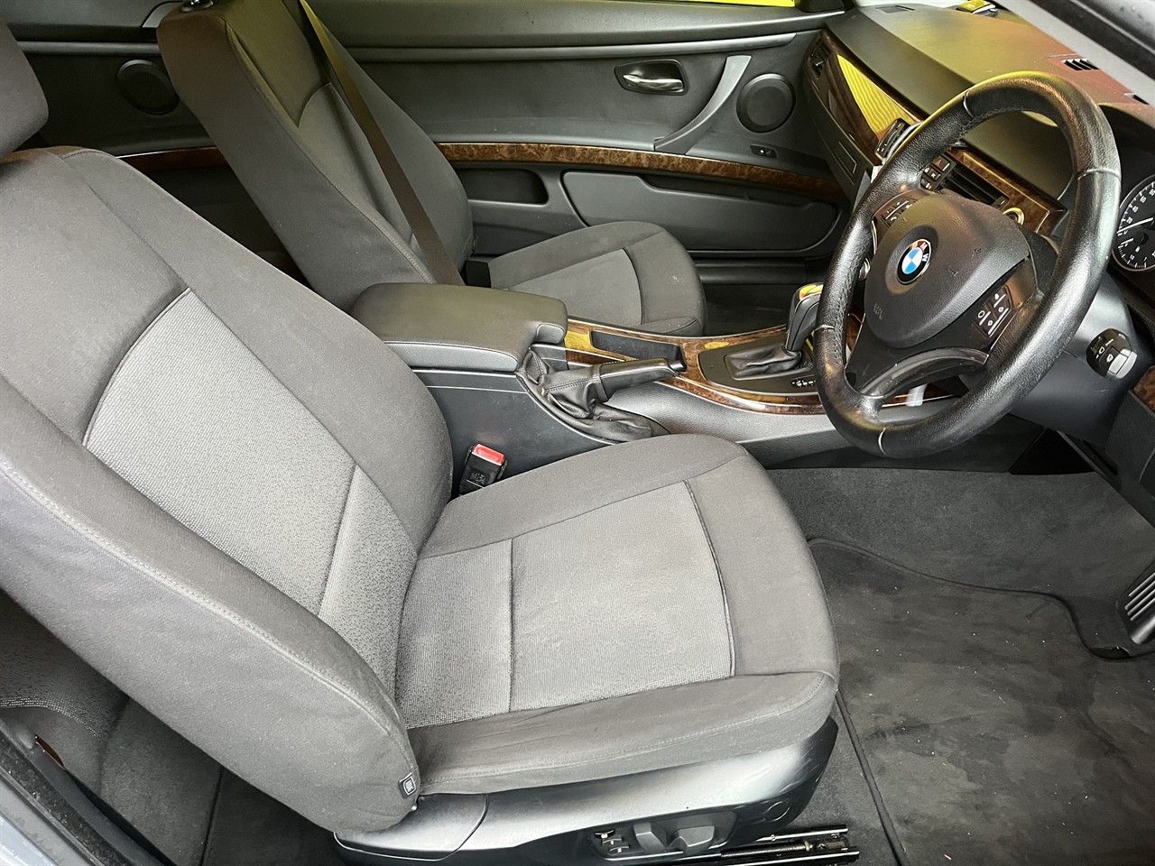 2008 BMW 320i