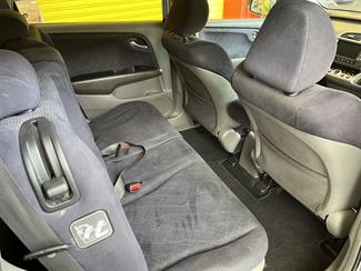 2010 Honda Stream - Thumbnail