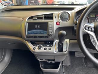 2010 Honda Stream - Thumbnail