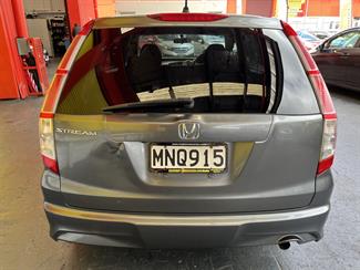 2010 Honda Stream - Thumbnail