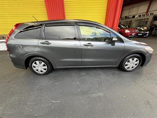 2010 Honda Stream - Thumbnail