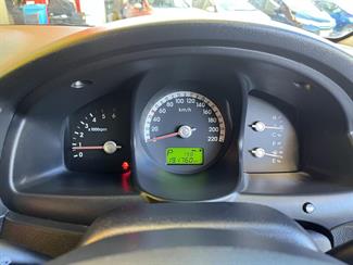 2006 Kia Sportage - Thumbnail