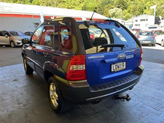 2006 Kia Sportage - Thumbnail