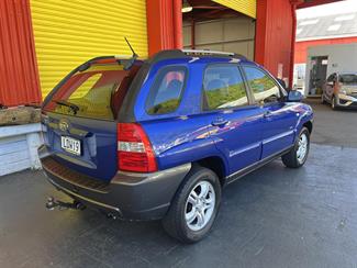 2006 Kia Sportage - Thumbnail