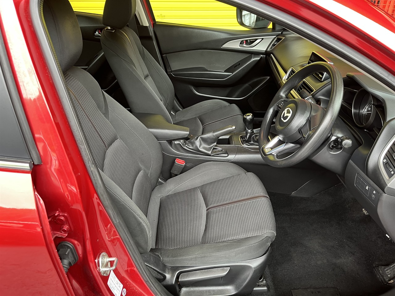 2016 Mazda Axela