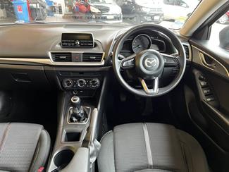 2016 Mazda Axela - Thumbnail