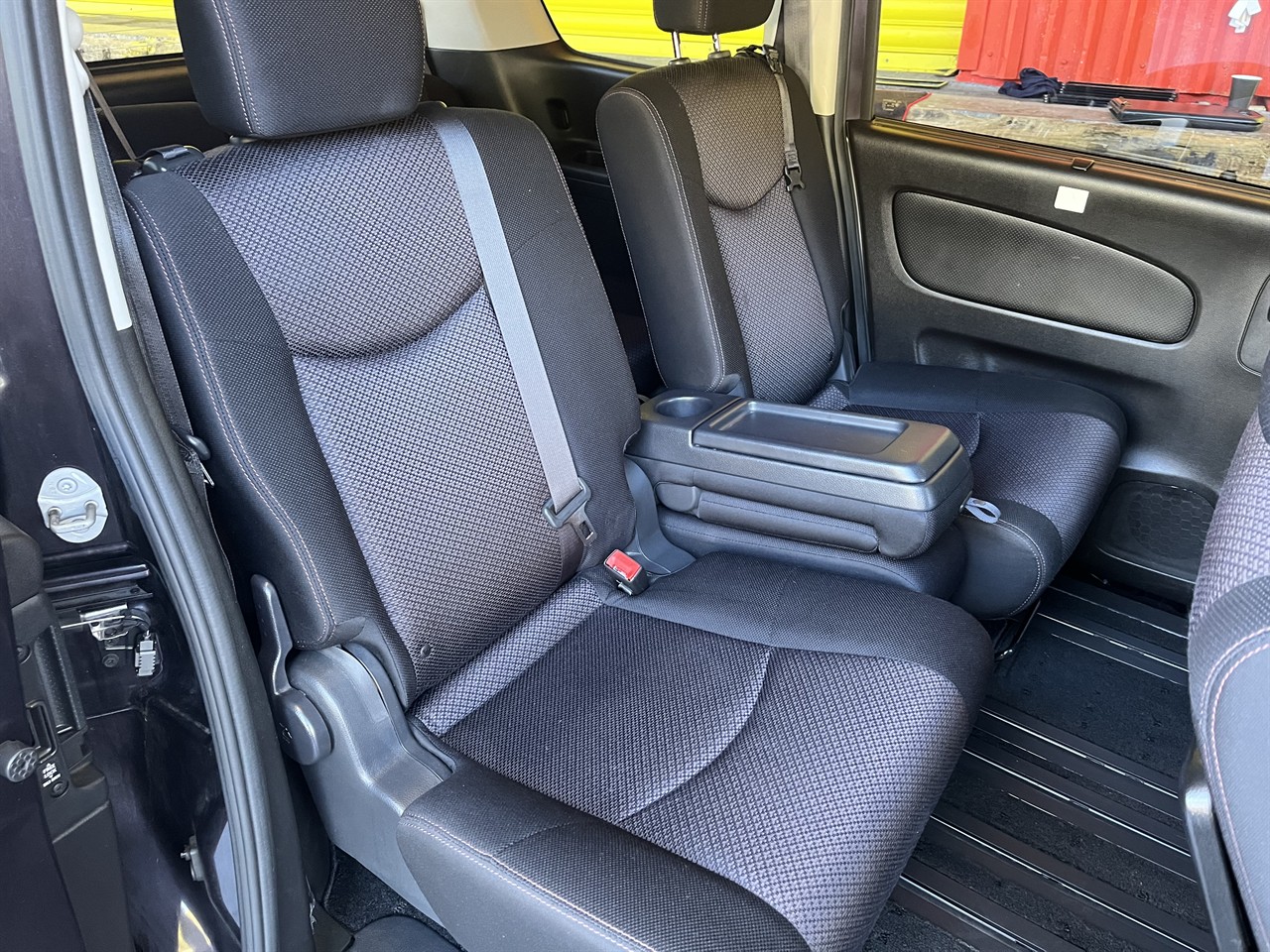 2013 Nissan Serena