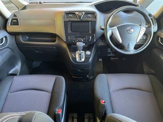 2013 Nissan Serena - Thumbnail