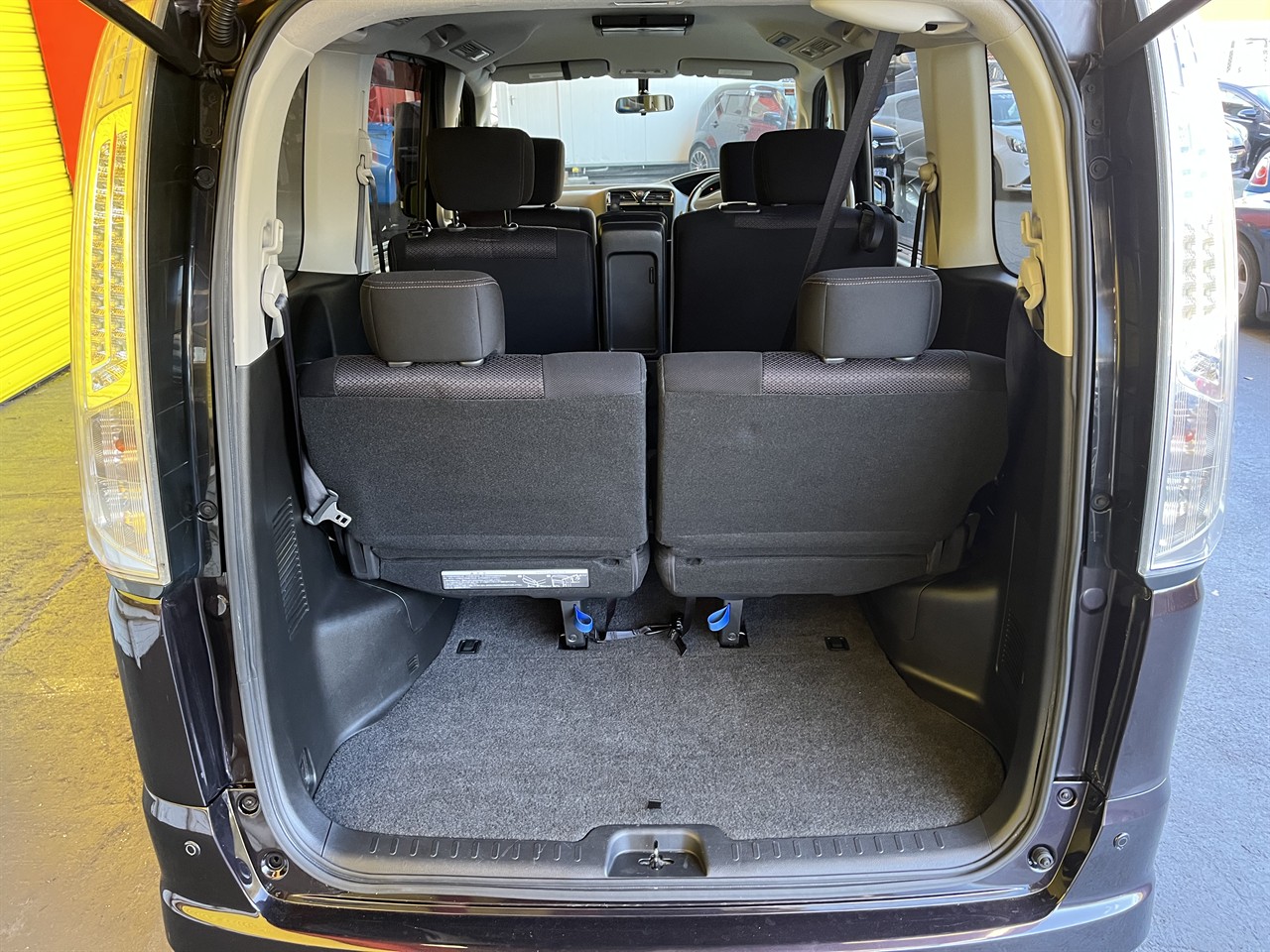 2013 Nissan Serena