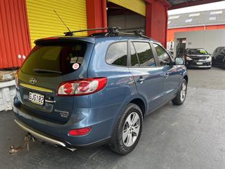 2012 Hyundai Santa Fe - Thumbnail