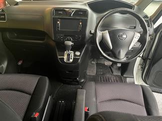 2012 Nissan Serena - Thumbnail