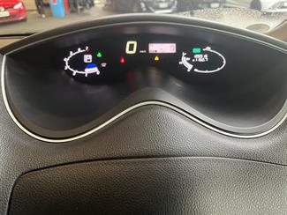 2012 Nissan Serena - Thumbnail
