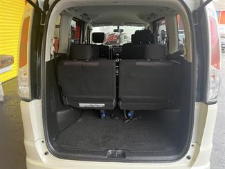 2012 Nissan Serena - Thumbnail