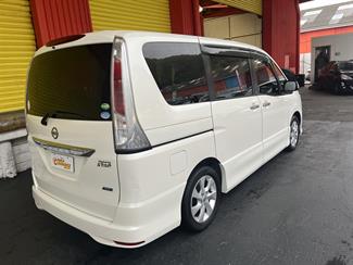 2012 Nissan Serena - Thumbnail