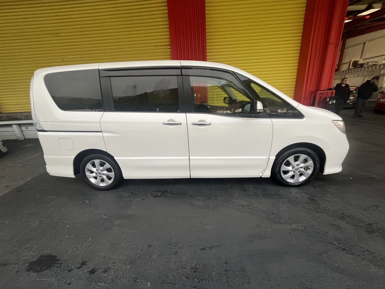 2012 Nissan Serena