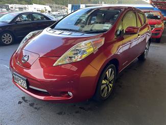 2016 Nissan LEAF - Thumbnail
