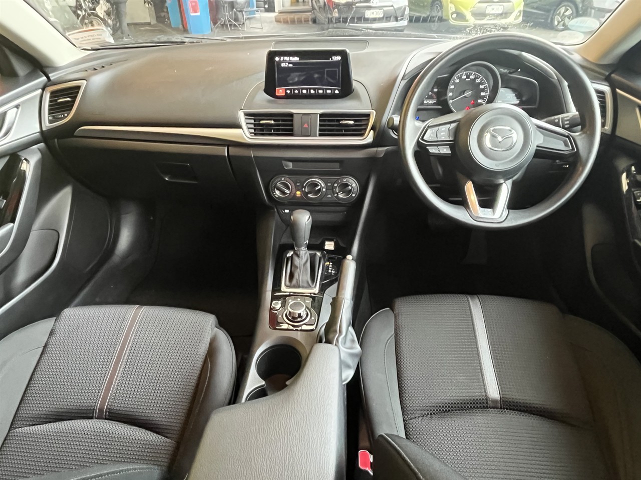 2018 Mazda Axela