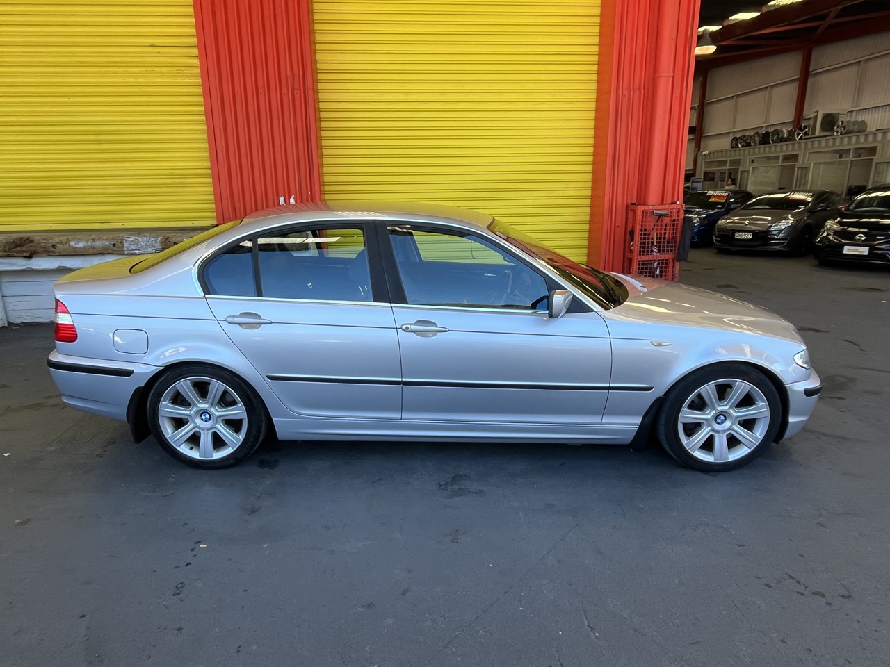 2003 BMW 330I