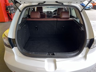 2005 Mazda Axela - Thumbnail