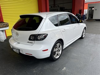 2005 Mazda Axela - Thumbnail