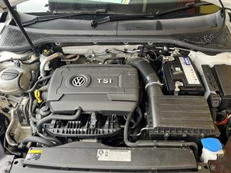 2017 Volkswagen Passat - Thumbnail