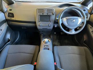 2014 Nissan LEAF - Thumbnail