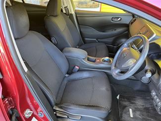 2014 Nissan LEAF - Thumbnail