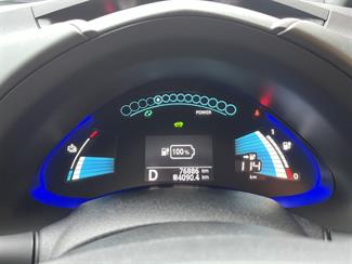 2014 Nissan LEAF - Thumbnail