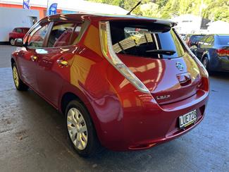 2014 Nissan LEAF - Thumbnail