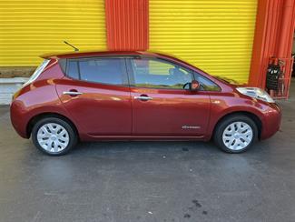 2014 Nissan LEAF - Thumbnail