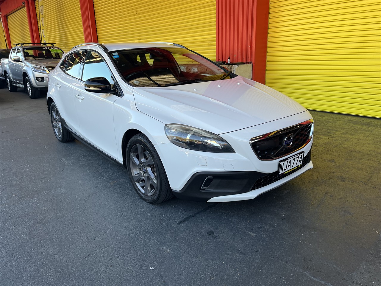 2013 Volvo v40