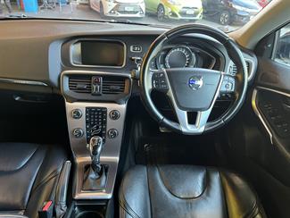 2013 Volvo v40 - Thumbnail