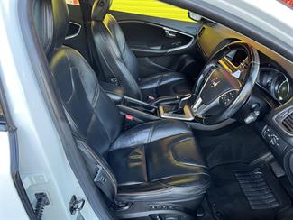 2013 Volvo v40 - Thumbnail