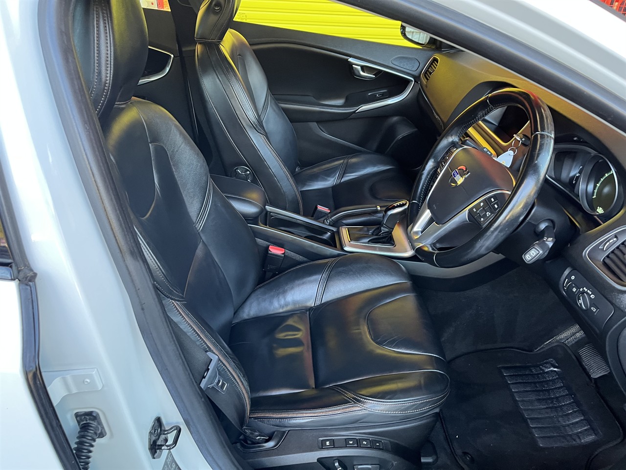 2013 Volvo v40